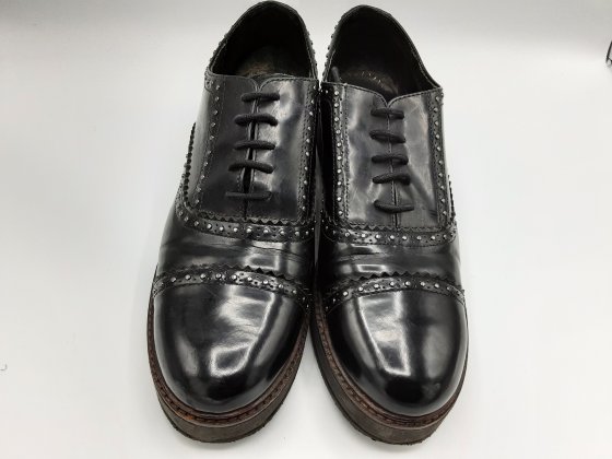 Derbies en cuir glacé noir. Seconde main