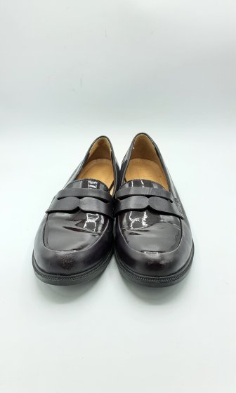 mocassin