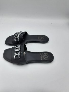 Nu-pieds de seconde main