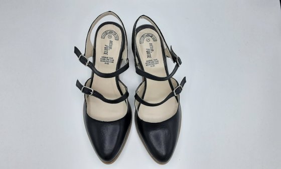 Babies tout en cuir noir de seconde main