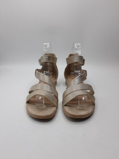 Nu-pieds marco Tozzi beige de seconde main