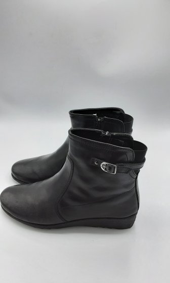 Bottines noir à talon compensé