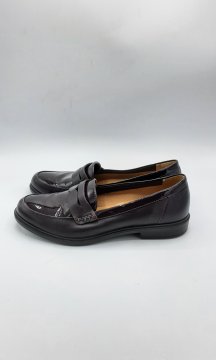 mocassin