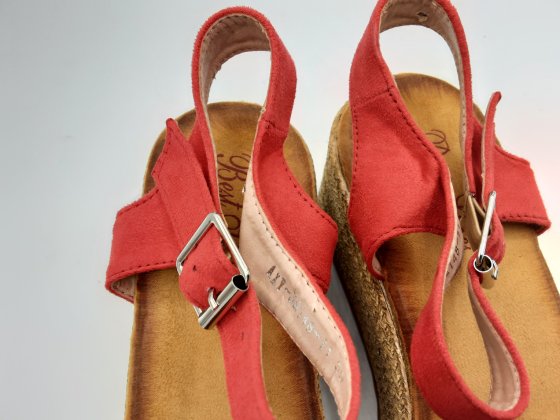 Sandales BEST SHOES rouges de seconde main