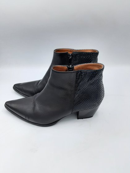 Bottines noir a talons de seconde main