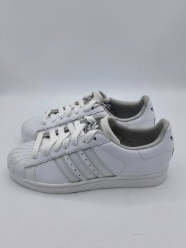 BASKET BASSE BLANCHE ADIDAS DE SECONDE MAIN