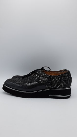 Derbies noires de seconde mains
