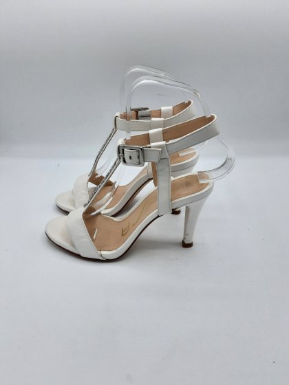 Sandales Unisa off white de seconde main