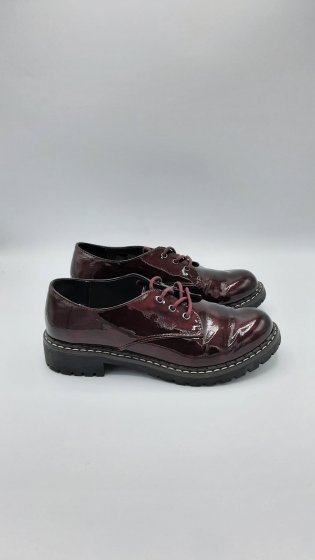 Derbies vernie de seconde main