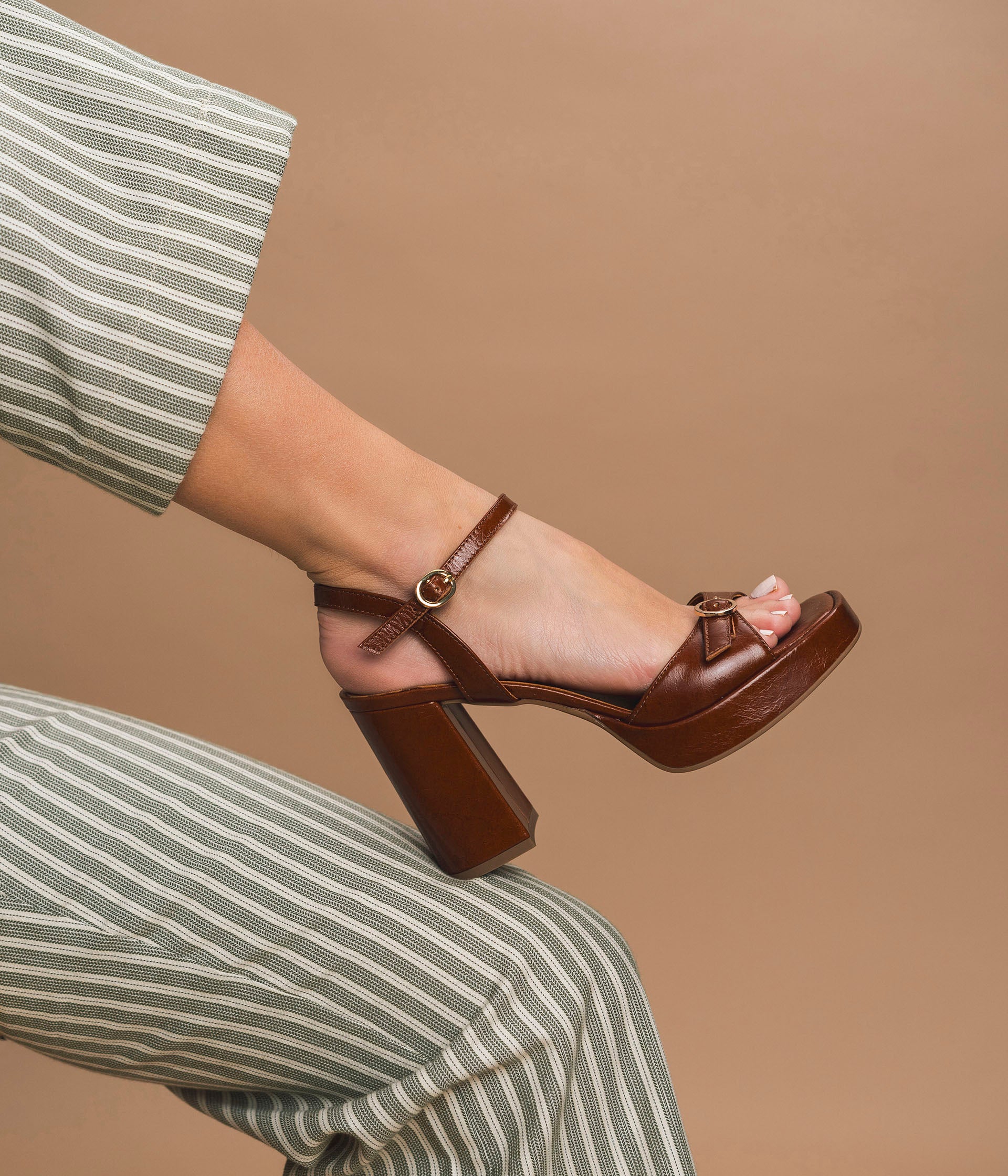 SANDALE POLLA CAMEL