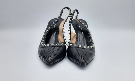 Escarpin noir slim basket cloutée de seconde main