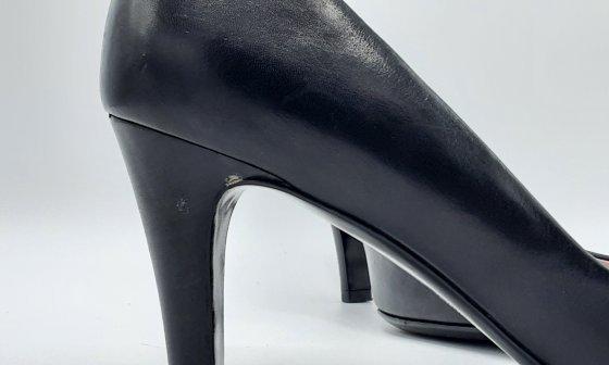 Paire d’escarpin noir en cuir lisse de seconde main
