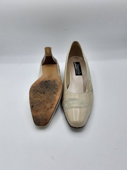 Escarpins  Daniela boutique beige de seconde main