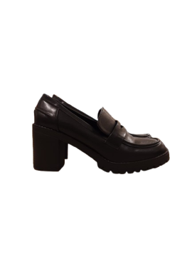 Mocasssin talon noir synthétique CACHE CACHE T39 de seconde main