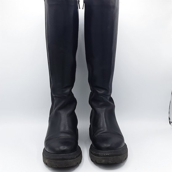 BOTTES