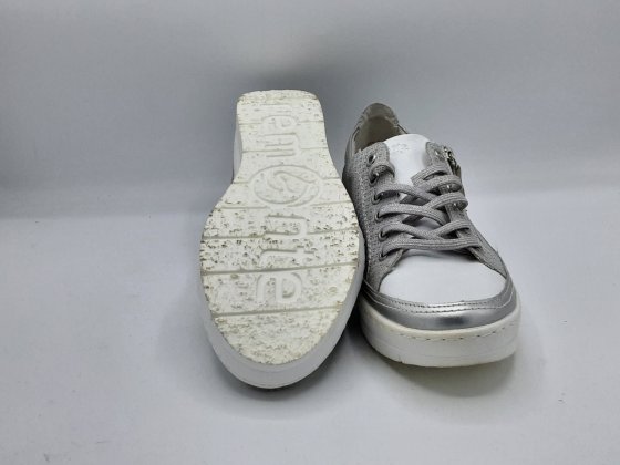 Sneakers Remonte argenté de seconde main