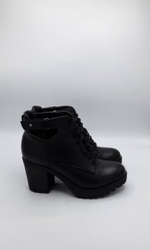 Bottines noires à talons