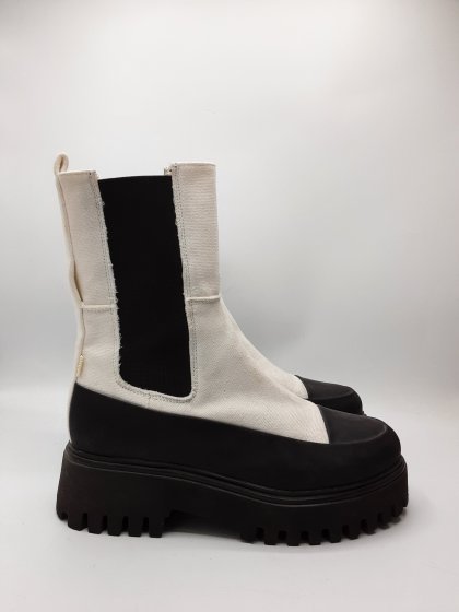 Chelsea noires et blanches de la marque BRONX de seconde main
