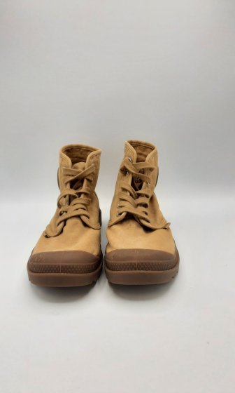 Paire de baskets de seconde main
