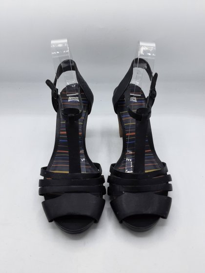 Sandales  à talons CAMPER noires de seconde main