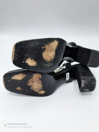 Slingbacks noir nubuck et bijoux CHARLES JOURDAN T41 de seconde main