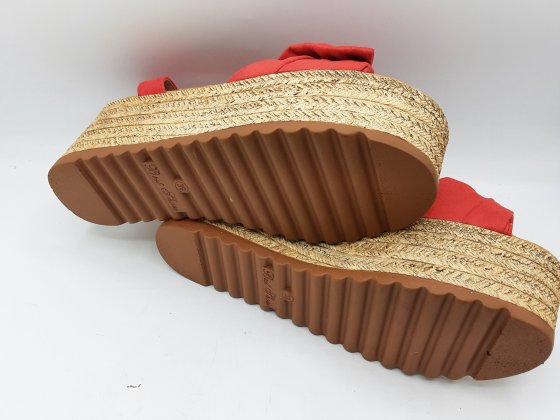 Sandales BEST SHOES rouges de seconde main