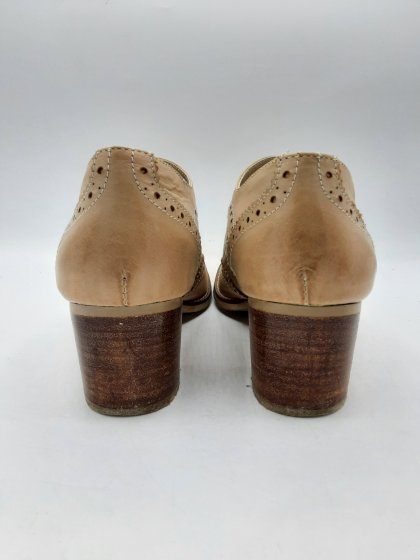 Derbies à talons BATA beiges de seconde main