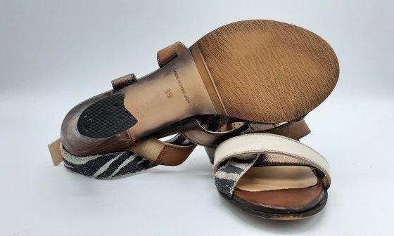 Sandales à talon marron et motif zèbre de seconde main