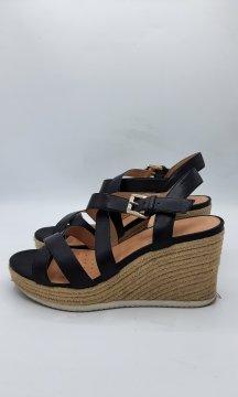 Sandales compensées Geox noir de seconde main