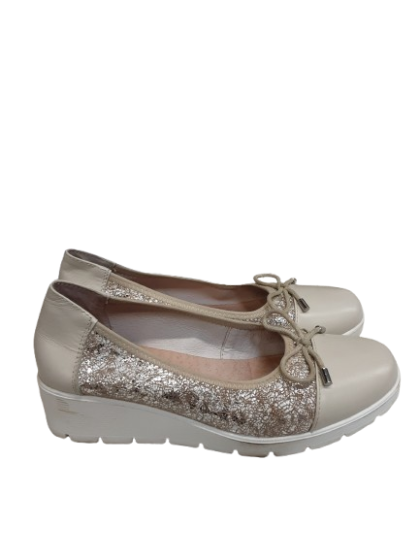 Ballerine compensée cuir beige et irisé T 36 de seconde main