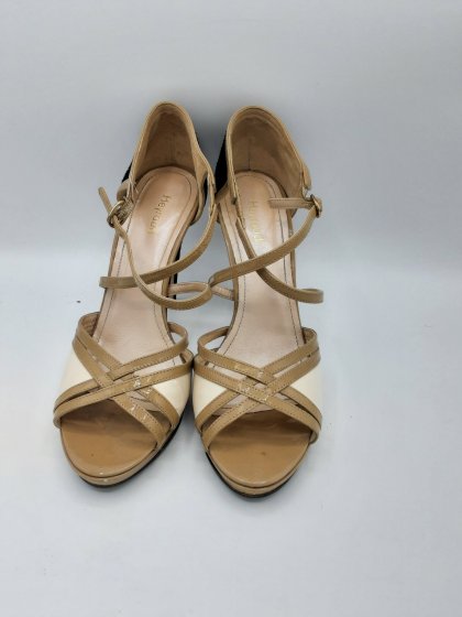 Sandales beige et noir de seconde main