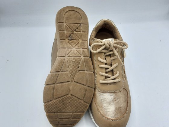 basket eram beige doré de seconde main
