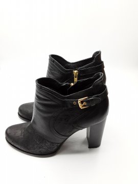 Bottines à talons noires bata de seconde main