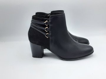 Boots Ken shoes noires de seconde main