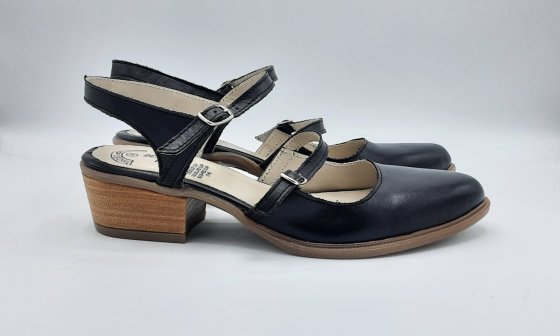 Babies tout en cuir noir de seconde main