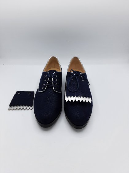 Derby neuve bleu de seconde main