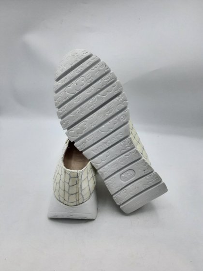 Mocassins WONDERS écrus de seconde main