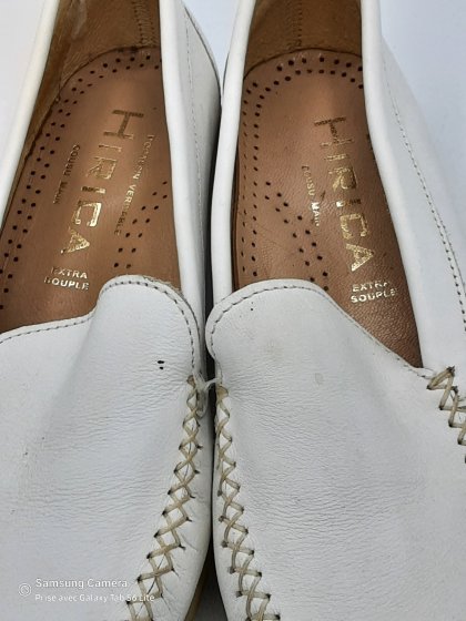 Mocassins en cuir blanc - HIRICA - T37 de seconde main