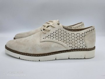 Derbies compensé ajouré beige clair T.40 de seconde main