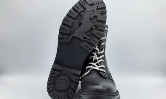 Paire de botte noir à motif argenté