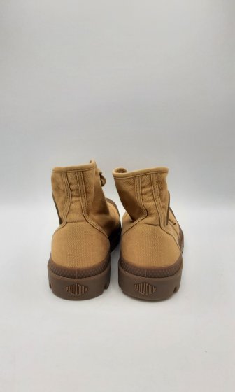 Paire de baskets de seconde main