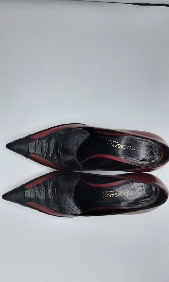 Escarpin noir et rouge de seconde main
