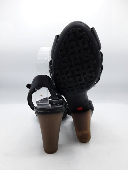 Sandales  à talons CAMPER noires de seconde main