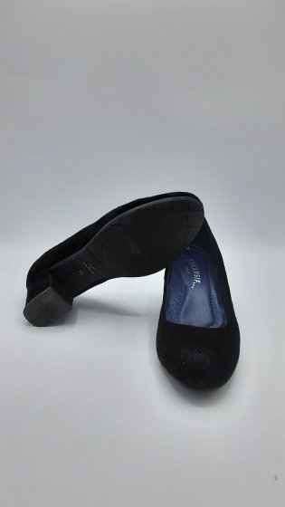 Chaussures à talons noire en cuir velours de seconde main