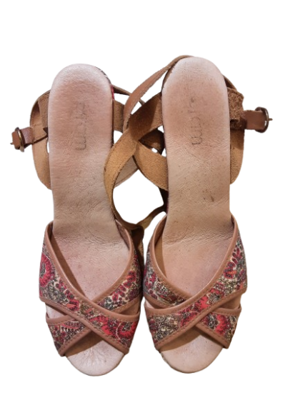 Sandales compensées Eram camel de seconde main