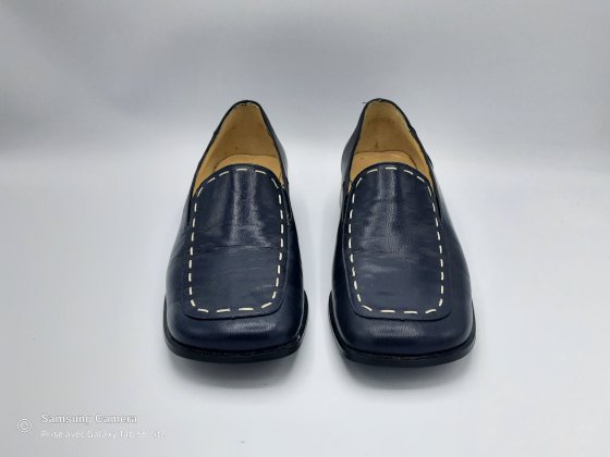 Mocassin cuir marine UN TOUR EN VILLE T38 de seconde main