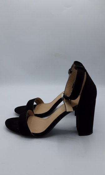 Sandales à talons Pimkie noir de seconde main