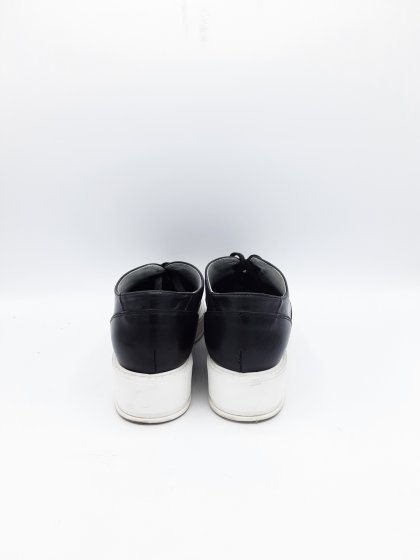 Paire de mocassins noirs