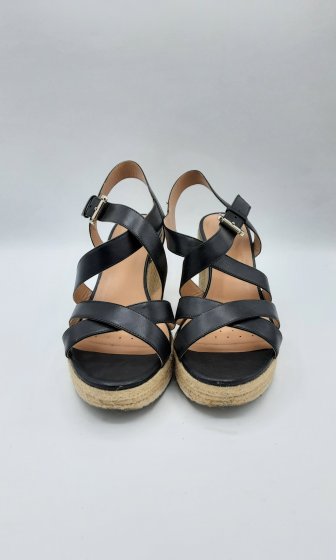 Sandales compensées Geox noir de seconde main