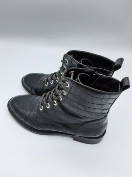 BOTTINES A LACETS NOIR